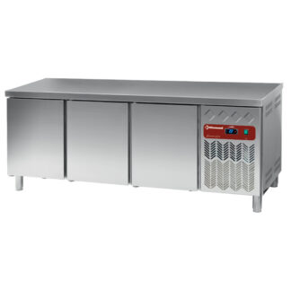 Refrigerated table, ventilated, 3 doors EN 600x400 (550L)