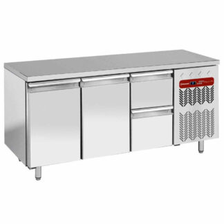 Refrigerating table composed of :