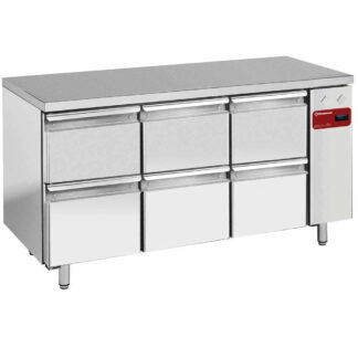 Refrigerating table composed of :