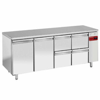 Refrigerating table composed of :