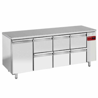Refrigerating table composed of :