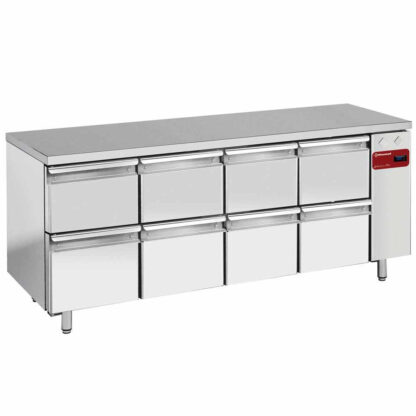 Refrigerating table composed of :