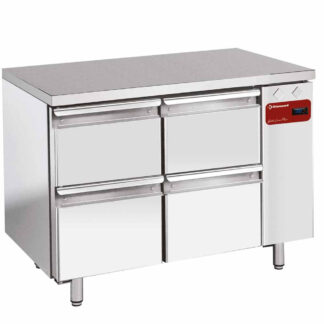 Refrigerating table composed of :
